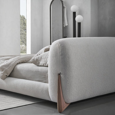 Tabitha Bed