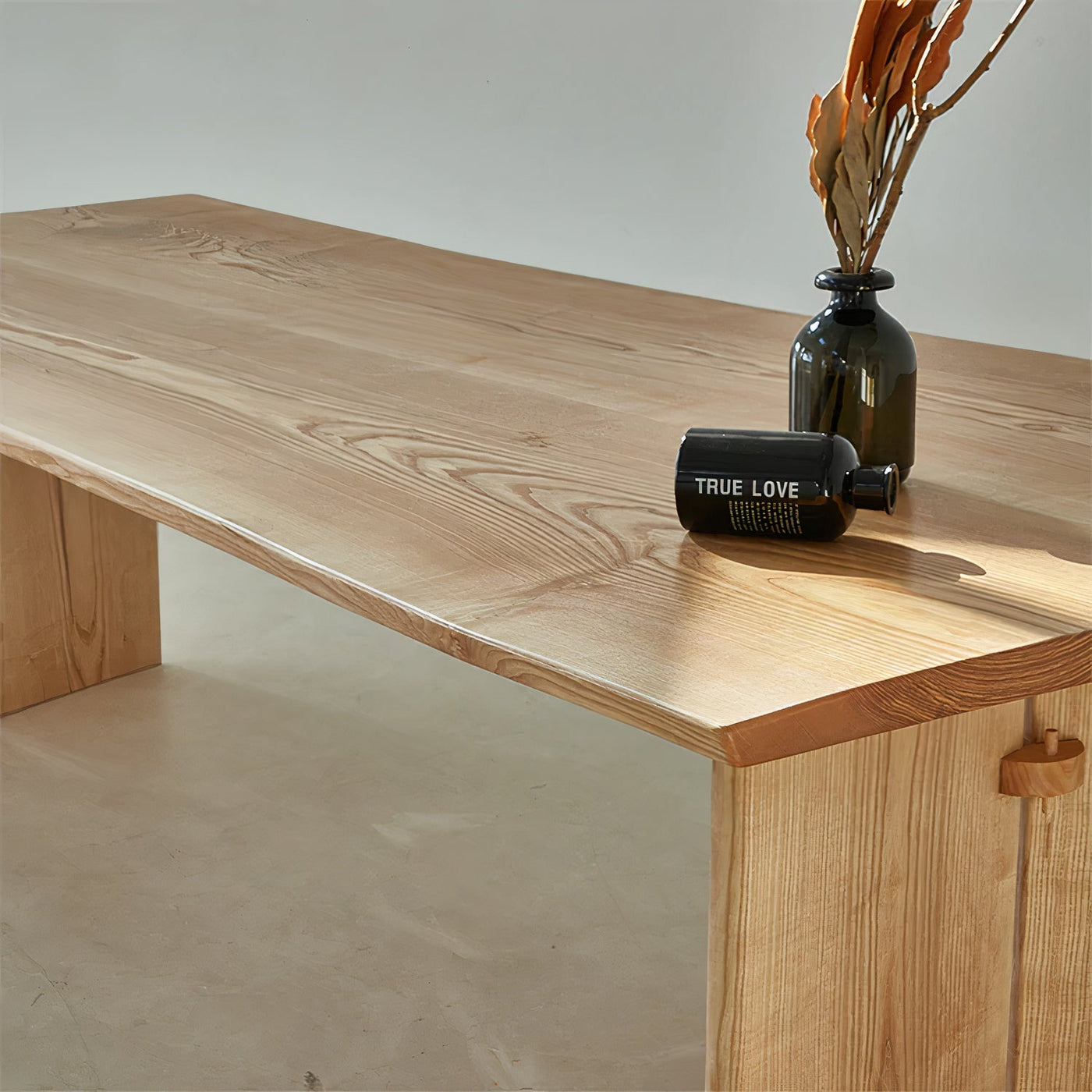 Fanny Dining Table