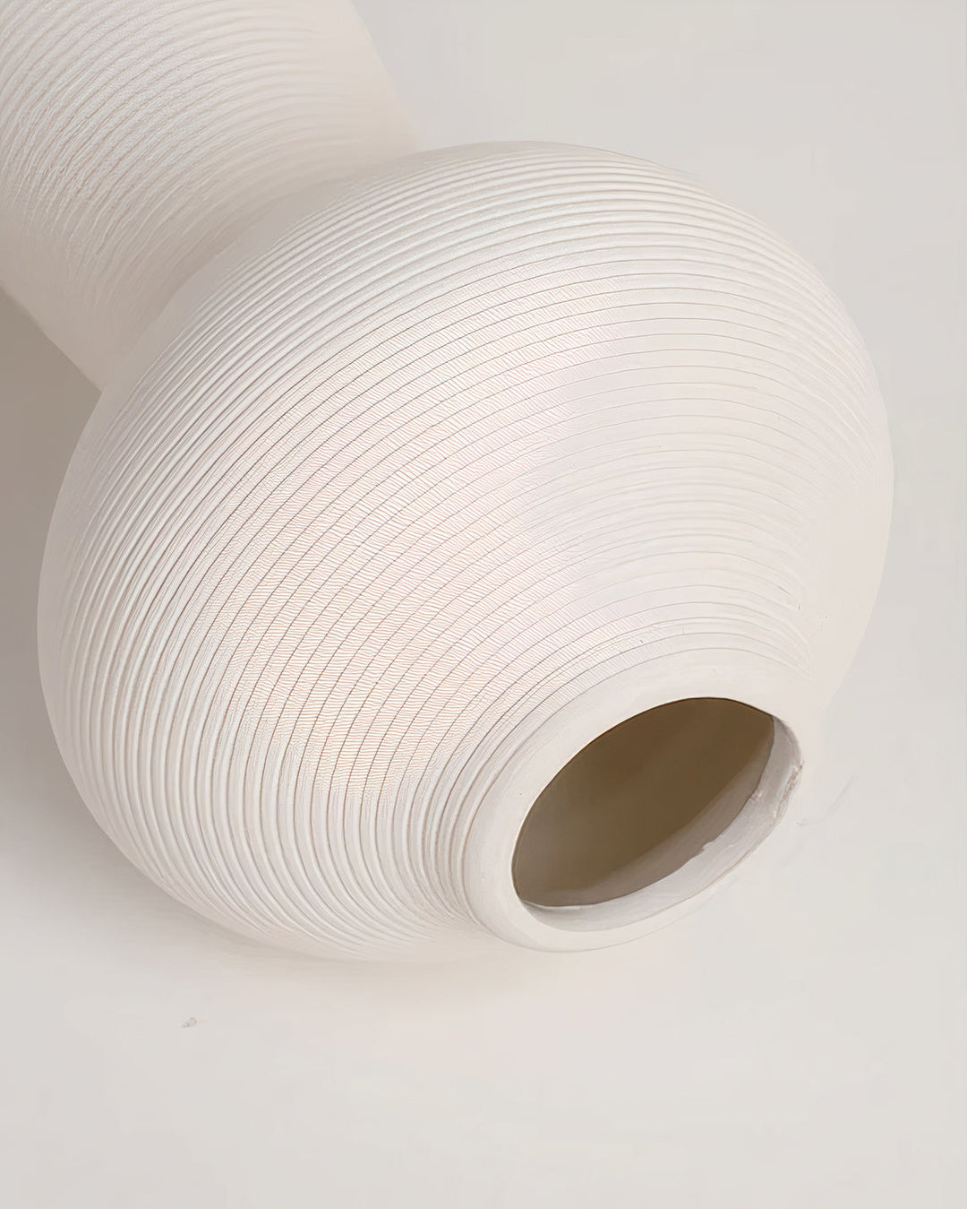 Lio Vase