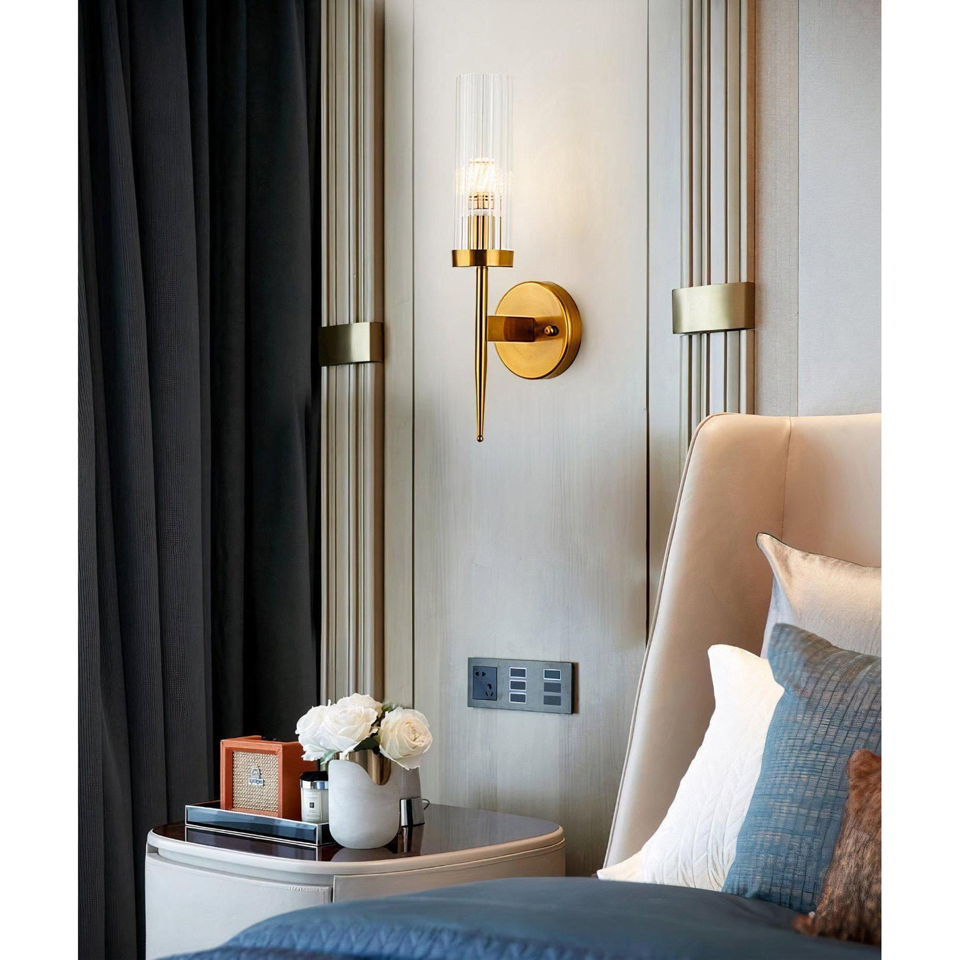April Wall Light
