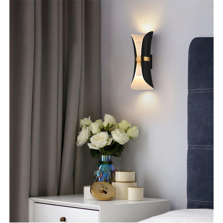 Rya Wall Light